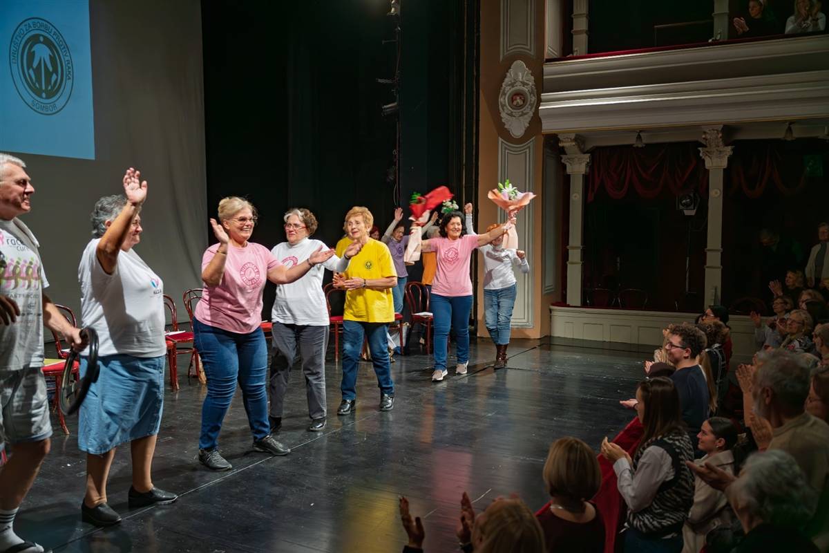 Predstava Naše putovanje u somborskom pozorištu