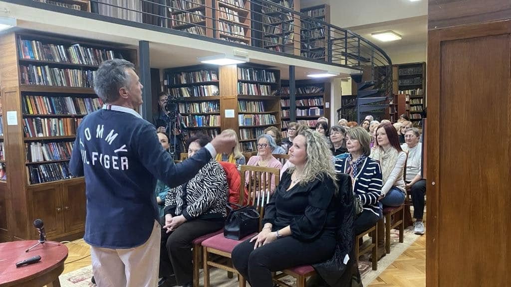 Predavanje_u_apatinskoj_biblioteci_2.jpg